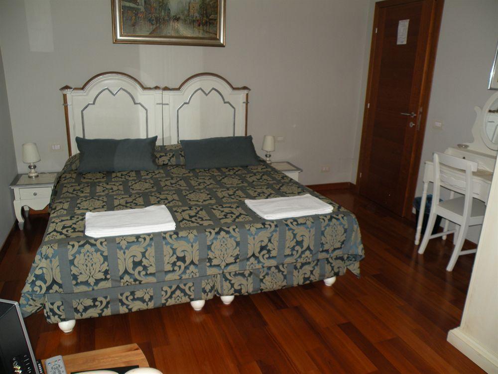 Bed and Breakfast Sotto La Cupola Рим Екстер'єр фото